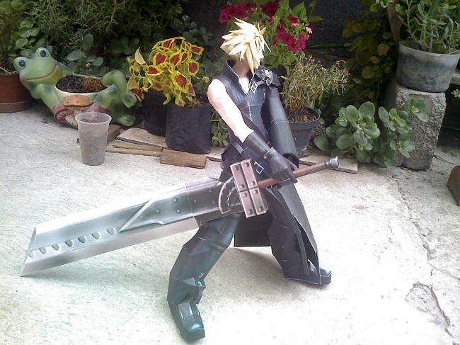 Cloud Strife FF7 Paper craft cloud ff7